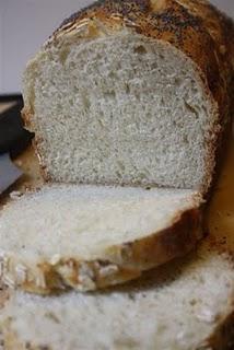 Treccia al latte, semi di papavero, cumino e  avena.