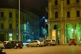 piazza garibaldi by night