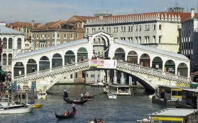 Il Ponte di Rialto a Venezia Verrà Salvato dalla Diesel