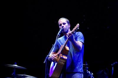 I want to turn the whole thing upside down. (Jack Johnson live @ Castello di Vigevano)