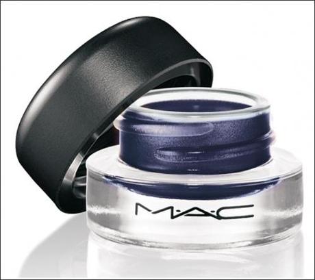 MAC for Cindy Sherman Collection for autunno/inverno 2011