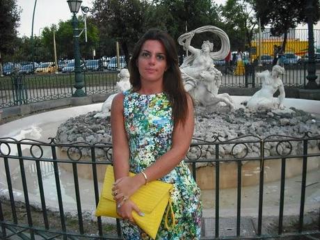 Flower dress and yellow details