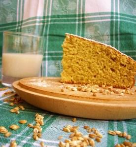 Torta con farro e latte di riso