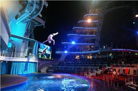 Allure of the Seas: la più grande al mondo (III). Intrattenimento.