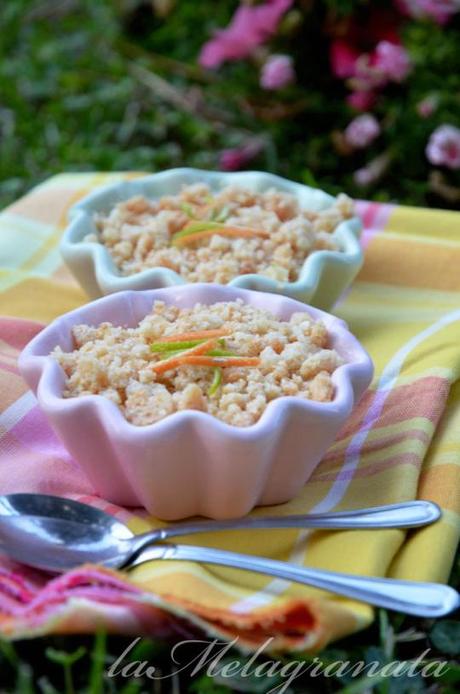 Crema cotta al cocco con crumble profumato agli agrumi.