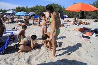a palline sulla sabbia