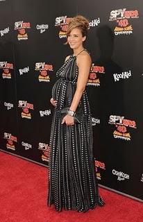 Jessica Alba in Dolce & Gabbana alla Premiere di  “Spy Kids: All The Time In The World 4D”