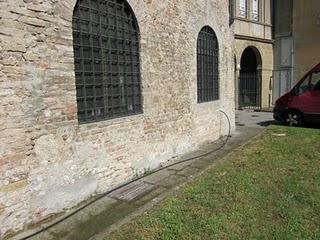 Il Duomo liberato dai cavi abusivi