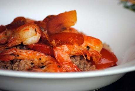 Cous-cous integrale con gamberi al salto e bottarga di muggine