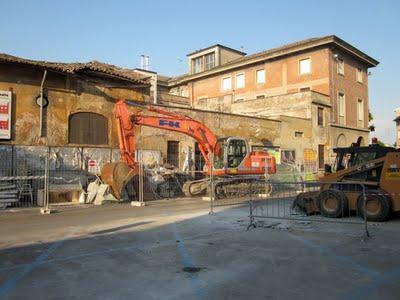 Al via la demolizione dell'ex forno comunale