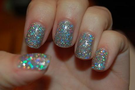 Nail Art effetto brillante: smalti con pagliuzze