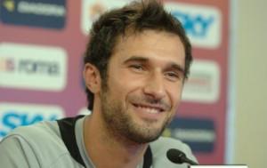 Mirko Vucinic il primo montenegrino a giocare nella Juventus. Sorriso e positività.