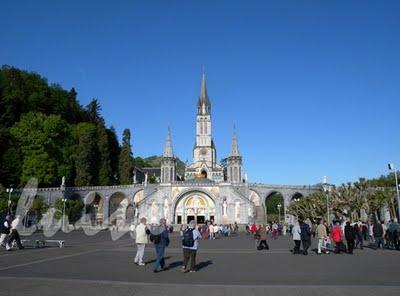 LOURDES IL VIAGGIO DELLA SPERANZA