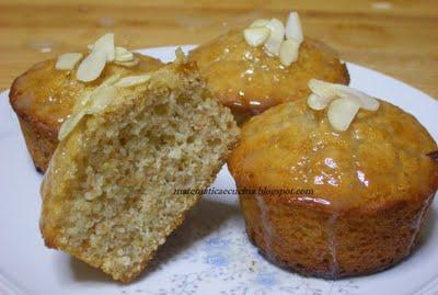 Muffins Integrali con Glassa al Miele