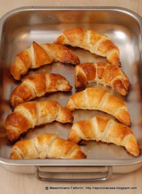 Detto fatto: la ricetta dei croissant ( cornetti ) di pasta sfoglia con confettura di albicocche