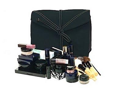 The Hold Me Bag - organizzazione makeup in viaggio e non.