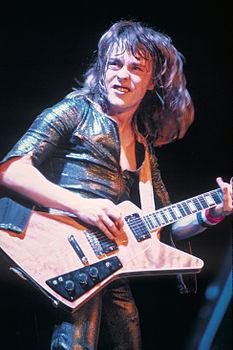 http://upload.wikimedia.org/wikipedia/commons/thumb/7/7c/Rick_Derringer.jpg/233px-Rick_Derringer.jpg