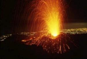 Estate di attività stromboliana per l'Etna. Probabili disagi per i viaggiatori