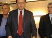 Terzo Polo, parola d’ordine: scalzare Berlusconi. Casini, Fini Rutelli hanno programmi credibili? Grillo…