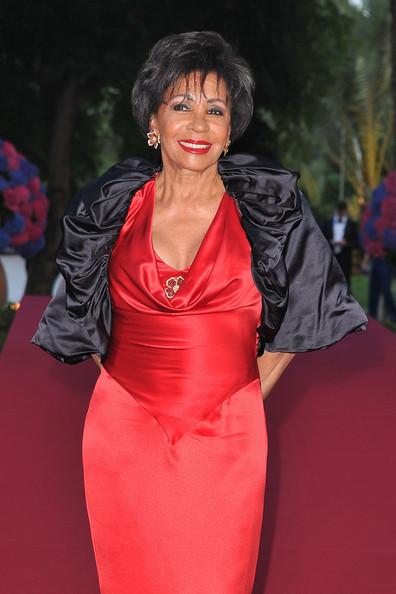 SHIRLEY BASSEY AL BALLO DELLA CROCE ROSSA DI MONTECARLO