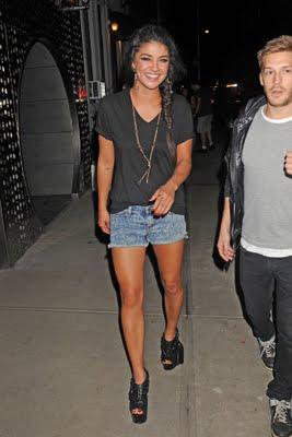 Jessica Szohr, un icona di stile.