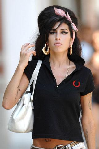 Fred Perry Lancerà la Linea di T-shirt di Amy Winehouse