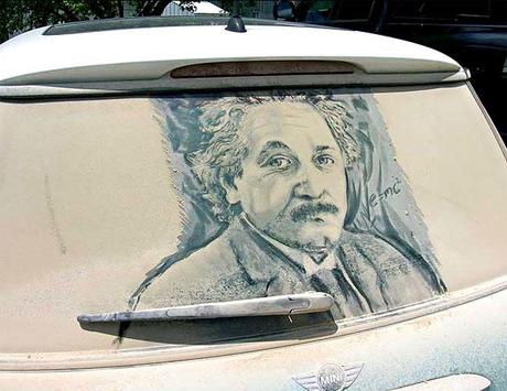 Dirty Car Art ovvero come trasformare un auto molto sporca in un arte.