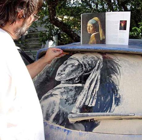 Dirty Car Art ovvero come trasformare un auto molto sporca in un arte.