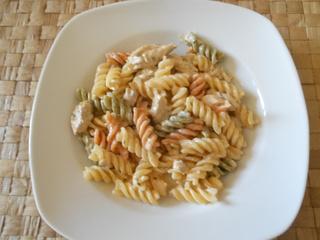 Eliche ai tre colori con salmone