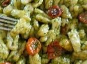 Gnocchi patate pesto pomodorini confit