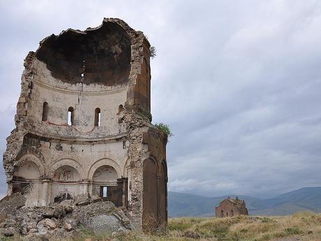 Ani, la città delle 101 chiese, nel medioevo la capitale del regno armeno.