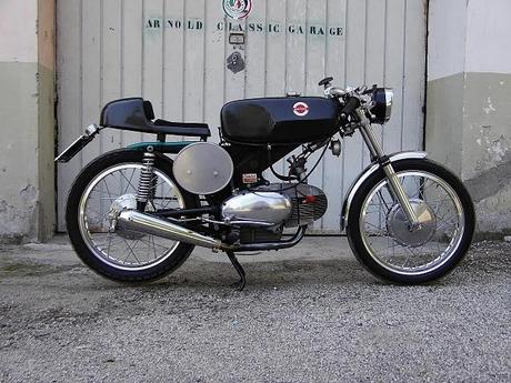 Motobi By Arnold Classic Garage