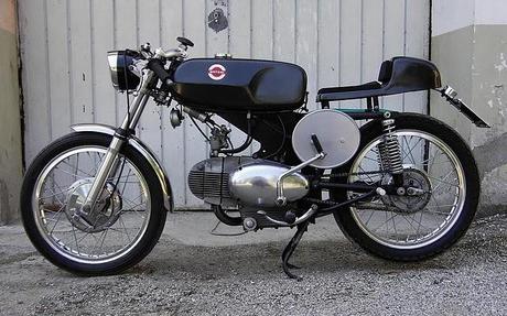 Motobi By Arnold Classic Garage