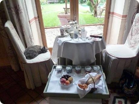 breakfast-table-at-jardins