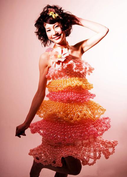 Rie Hosokai: fashion baloons
