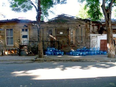 Tra Bougainvilles e case coloniali, Buyukada