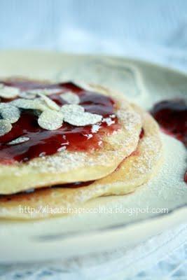 Pancakes ai cranberry, la colazione delle feste!