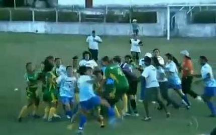 campionato-brasiliano-femminile-maxi-rissa.jpg