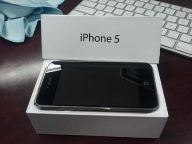 iphone 5 unboxing  Apple, evento fissato per il 7 Settembre. Arriva iPhone 5?