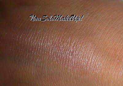 Swatches: Africa Bronzing Powder w7 e Pout Paint di Sleek!