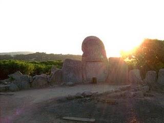 ARCHEOLOGIA SARDA: TOMBE DEI GIGANTI