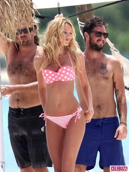 MODA | Candice Swanepoel incanta in bikini Victoria's Secret