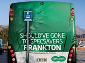 Specsavers finto incidente d’autobus