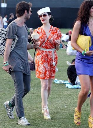 Dita Von Teese impeccabilmente in stile Thirties
