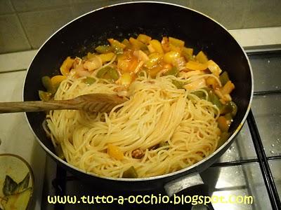 WHB #296 - Spaghetti al sugo di calamari e peperoni