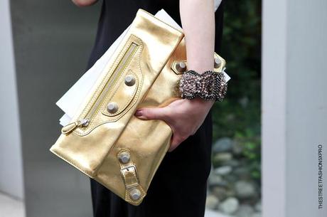 In the Street...White + Black + Gold = Simply Chic