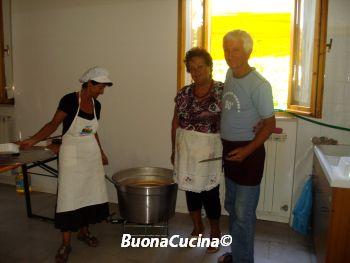 La Sagra del polentone alla Carbonara ( quella girata a mano con il bastone ) di Abbadia di Naro…