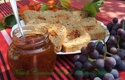 Pane alla Tapenade Rossa