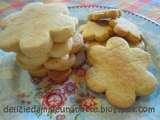 BISCOTTINI AL PROFUMO DI MANGO