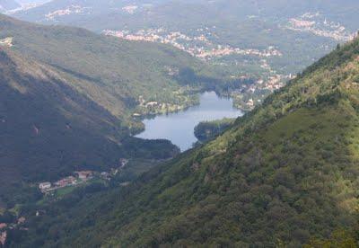 La pera del Poncione e i riflessi sul lago